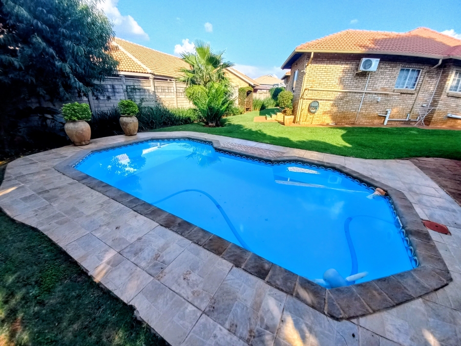 3 Bedroom Property for Sale in Safari Gardens North West